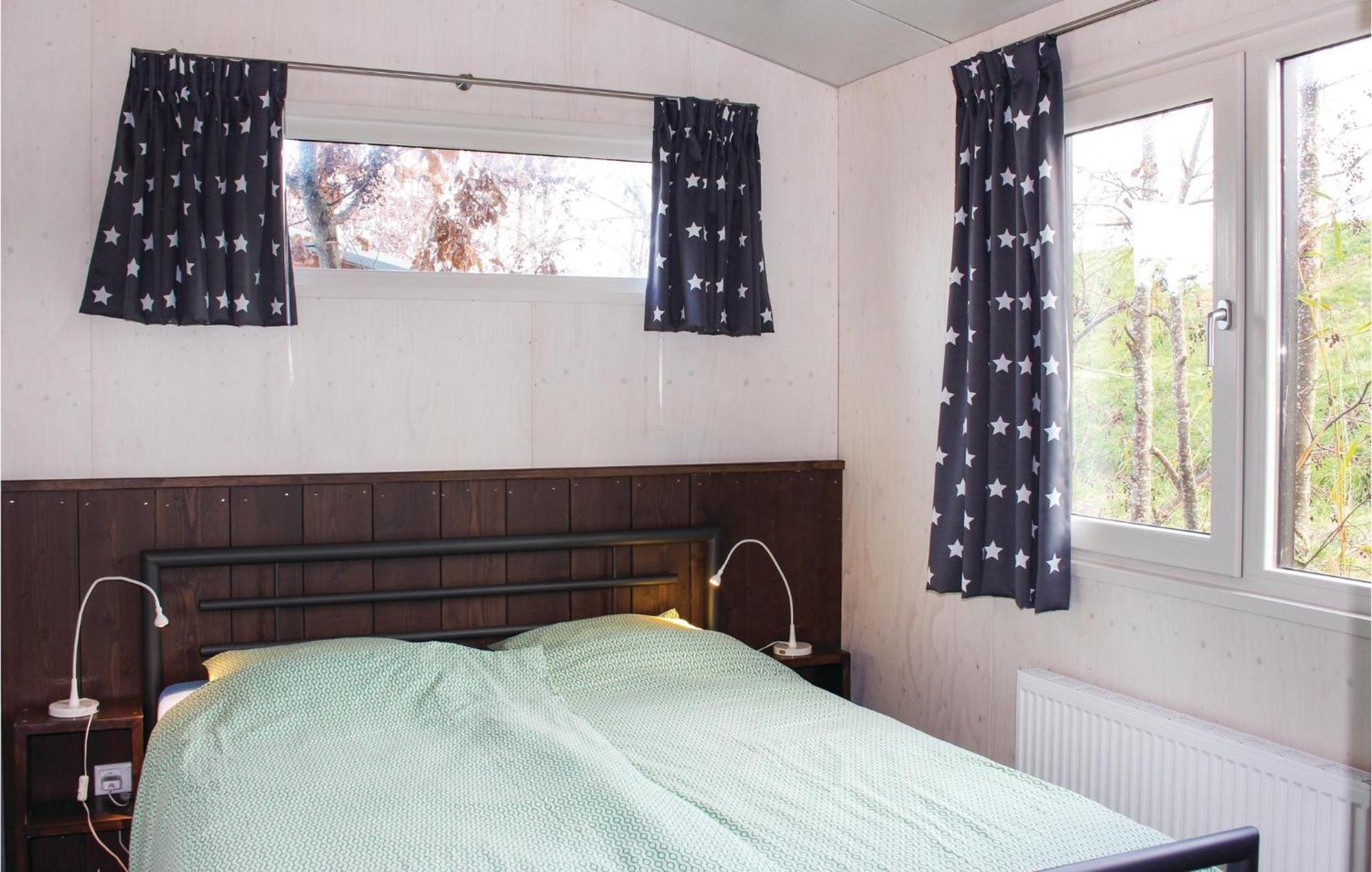 Beautiful Home In Sint-Annaland With Wifi Eksteriør bilde